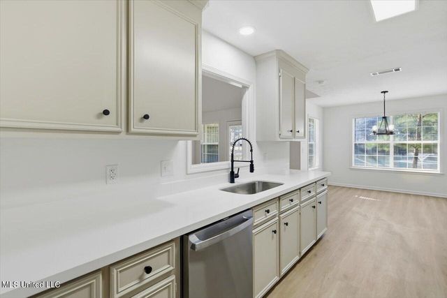 209 N Shadow Lake Drive, Clinton, MS 39056