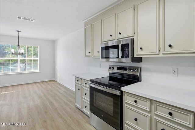 209 N Shadow Lake Drive, Clinton, MS 39056