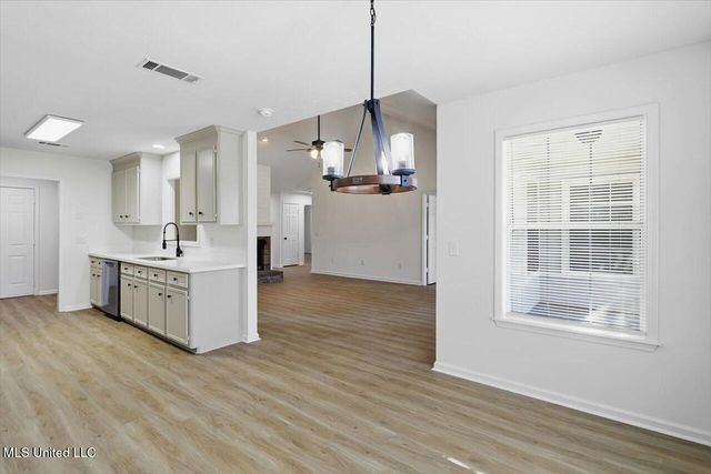 209 N Shadow Lake Drive, Clinton, MS 39056