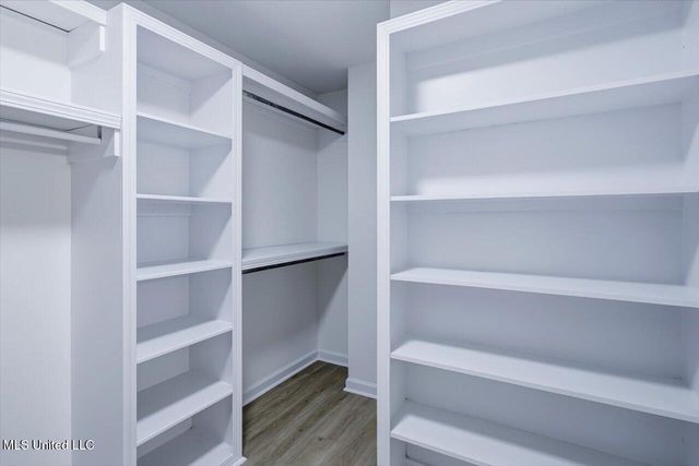 209 N Shadow Lake Drive, Clinton, MS 39056