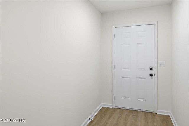 209 N Shadow Lake Drive, Clinton, MS 39056