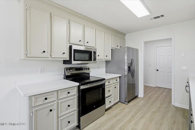 209 N Shadow Lake Drive, Clinton, MS 39056