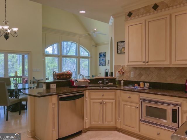 906 Northern Pines Drive, Mcdonough, GA 30253