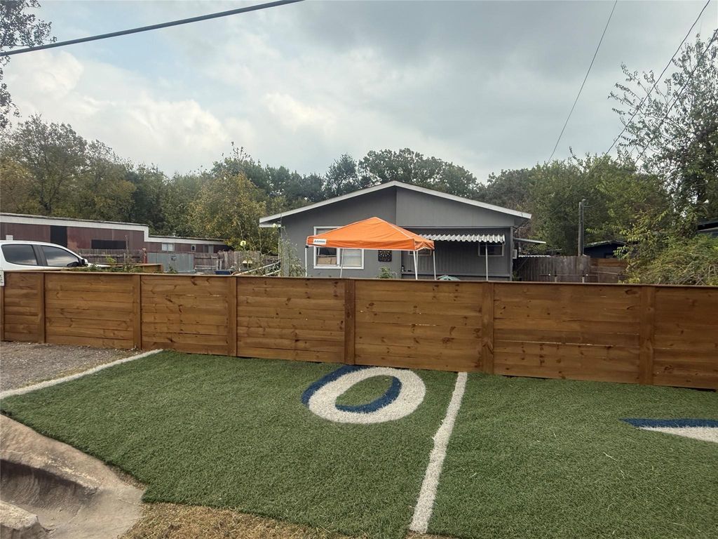 5901 Nancy DR F, Austin, TX 78745