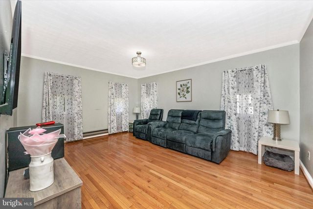 3924 NICHOLSON ST, Hyattsville, MD 20782