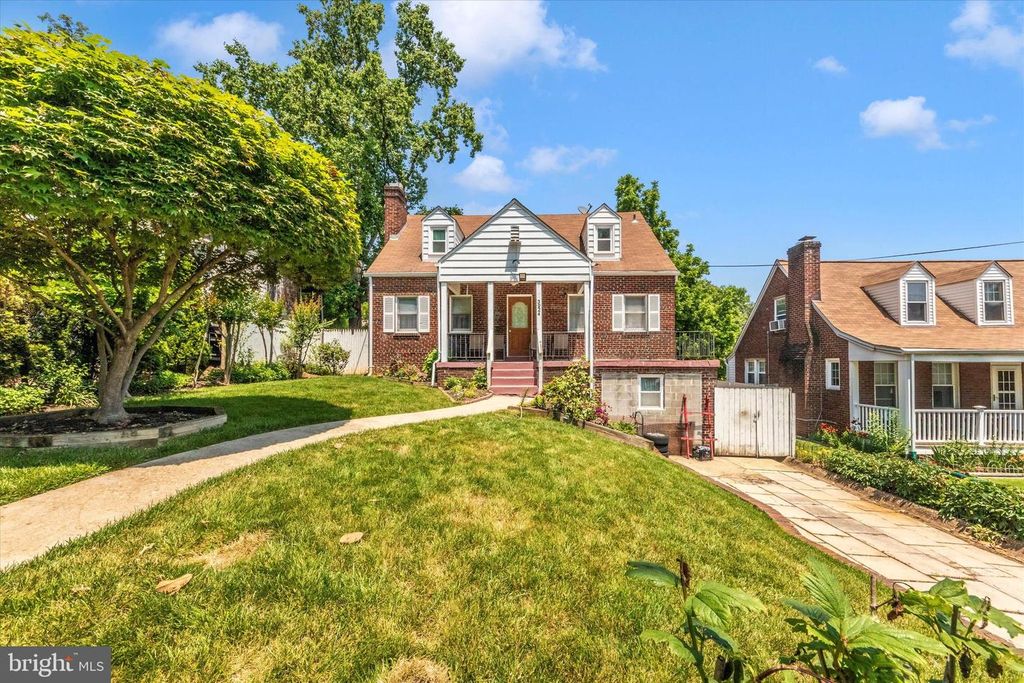 3924 NICHOLSON ST, Hyattsville, MD 20782