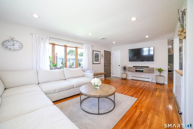 59 Clifford Terrace, New Haven, CT 06512