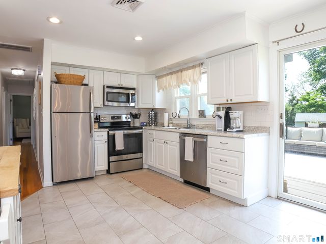 59 Clifford Terrace, New Haven, CT 06512