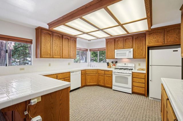 24490 Upper Rim Rock Road, Idyllwild, CA 92549