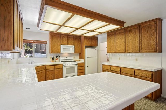 24490 Upper Rim Rock Road, Idyllwild, CA 92549