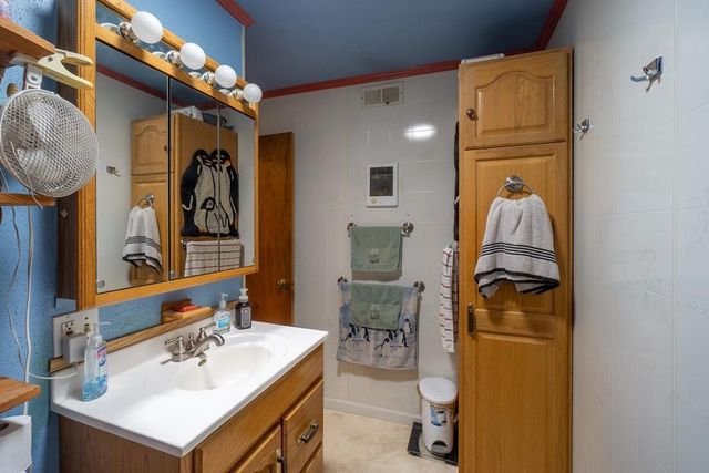 N8981 W ISLAND ROAD, Phillips, WI 54555