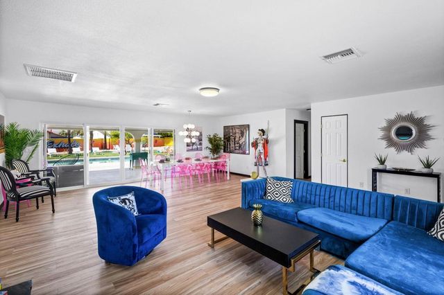 2099 E Racquet Club Road E, Palm Springs, CA 92262