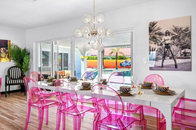 2099 E Racquet Club Road E, Palm Springs, CA 92262