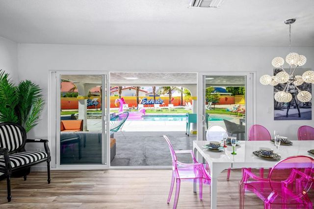 2099 E Racquet Club Road E, Palm Springs, CA 92262
