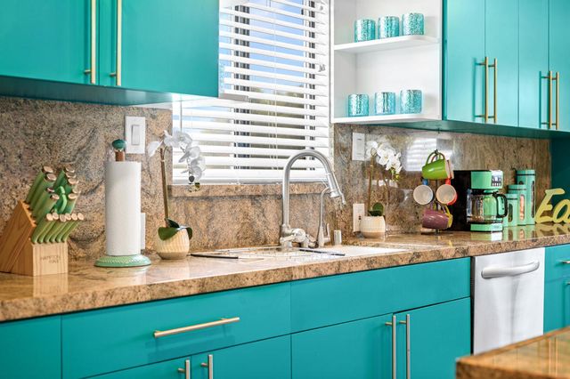 2099 E Racquet Club Road E, Palm Springs, CA 92262