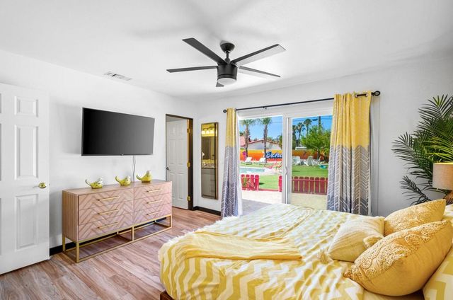 2099 E Racquet Club Road E, Palm Springs, CA 92262