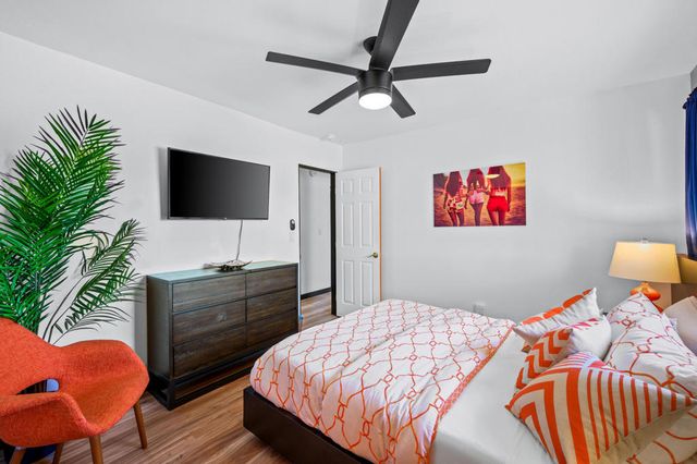 2099 E Racquet Club Road E, Palm Springs, CA 92262