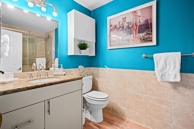 2099 E Racquet Club Road E, Palm Springs, CA 92262