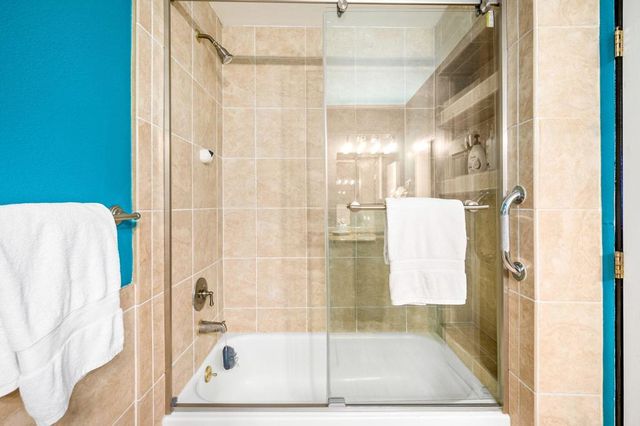 2099 E Racquet Club Road E, Palm Springs, CA 92262
