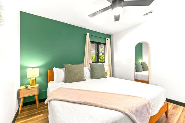 2099 E Racquet Club Road E, Palm Springs, CA 92262