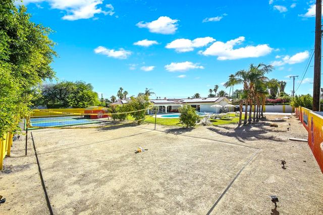 2099 E Racquet Club Road E, Palm Springs, CA 92262