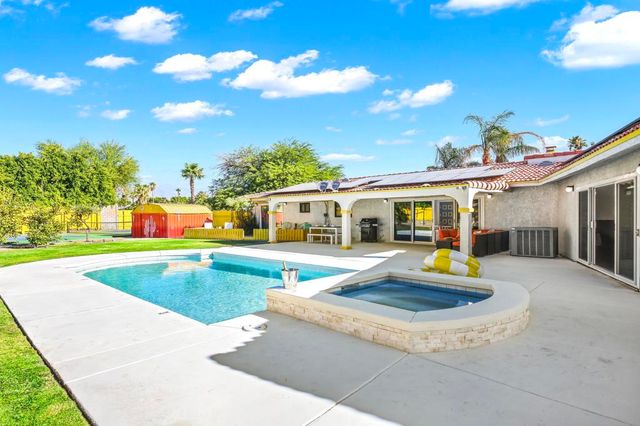 2099 E Racquet Club Road E, Palm Springs, CA 92262