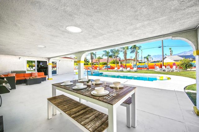 2099 E Racquet Club Road E, Palm Springs, CA 92262
