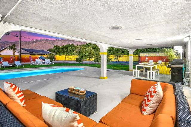 2099 E Racquet Club Road E, Palm Springs, CA 92262