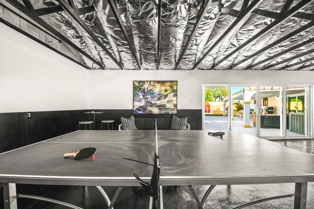 2099 E Racquet Club Road E, Palm Springs, CA 92262