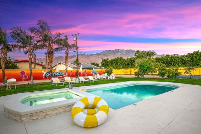 2099 E Racquet Club Road E, Palm Springs, CA 92262
