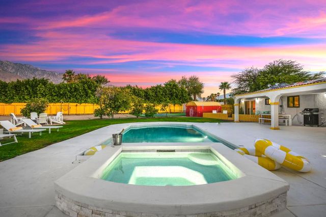 2099 E Racquet Club Road E, Palm Springs, CA 92262