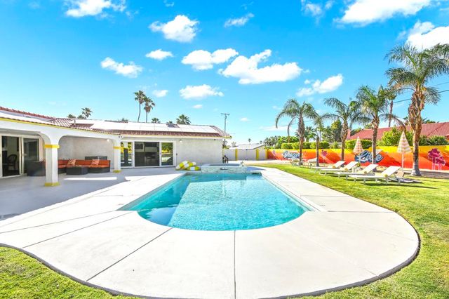 2099 E Racquet Club Road E, Palm Springs, CA 92262
