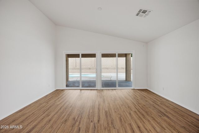 1040 E AMBERWOOD Drive, Phoenix, AZ 85048