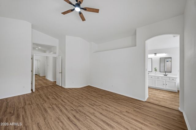 1040 E AMBERWOOD Drive, Phoenix, AZ 85048