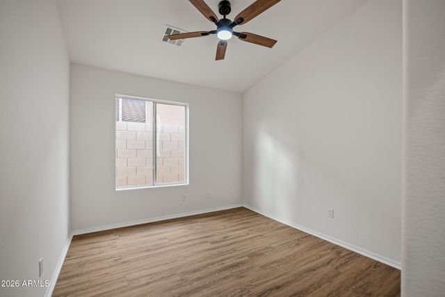 1040 E AMBERWOOD Drive, Phoenix, AZ 85048