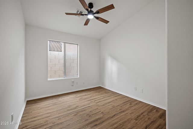 1040 E AMBERWOOD Drive, Phoenix, AZ 85048