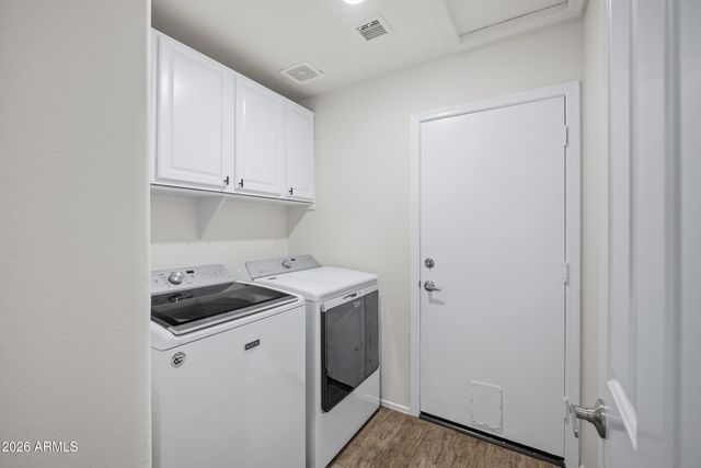 1040 E AMBERWOOD Drive, Phoenix, AZ 85048