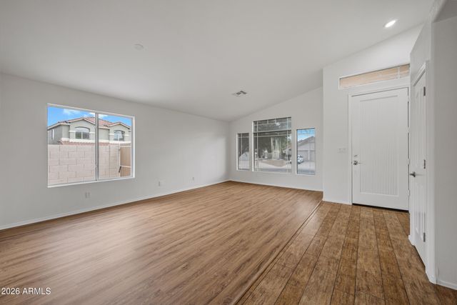 1040 E AMBERWOOD Drive, Phoenix, AZ 85048