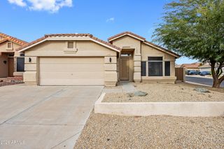 1040 E AMBERWOOD Drive, Phoenix, AZ 85048