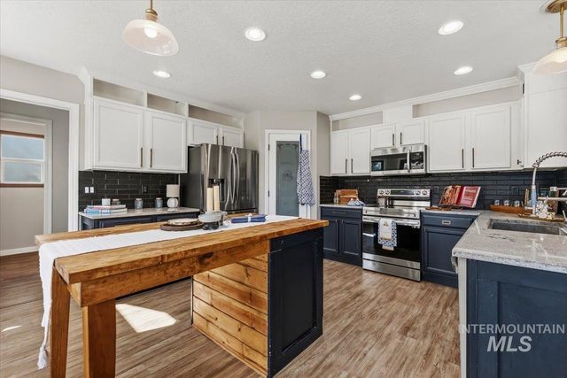 11561 W Rainier Ave, Nampa, ID 83651