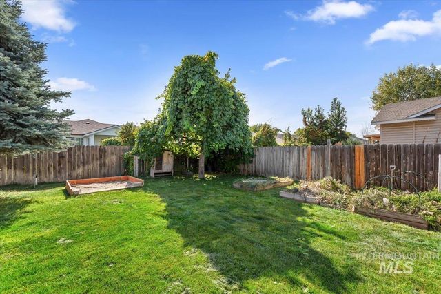 11561 W Rainier Ave, Nampa, ID 83651