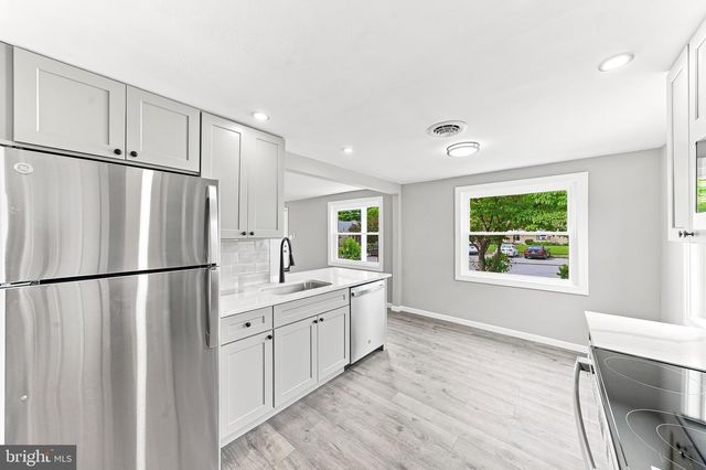 304 FRAZER PL, New Castle, DE 19720