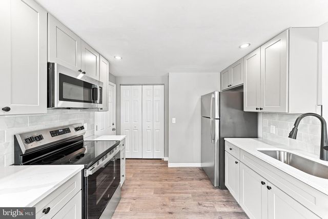 304 FRAZER PL, New Castle, DE 19720
