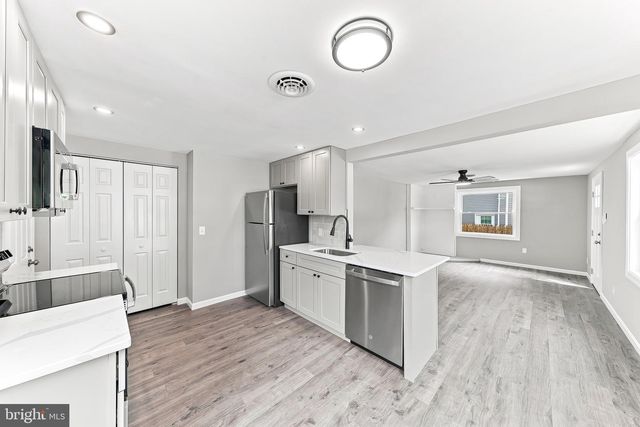 304 FRAZER PL, New Castle, DE 19720