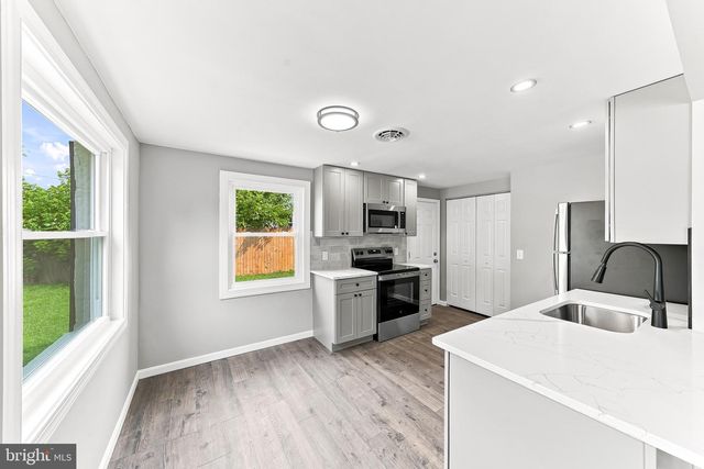304 FRAZER PL, New Castle, DE 19720