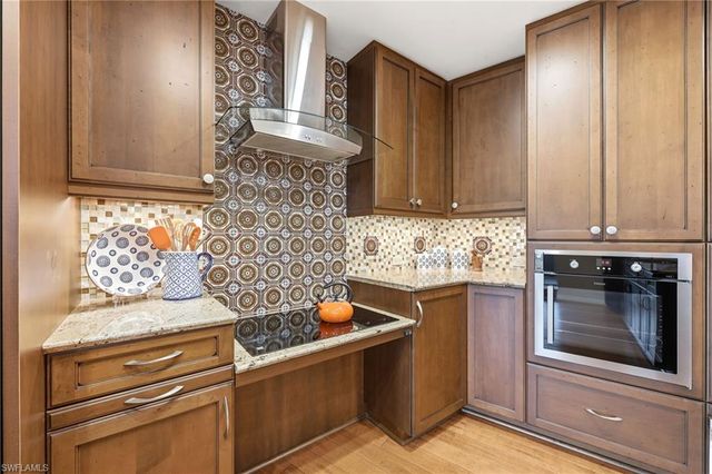 2274 Queens WAY, Naples, FL 34112