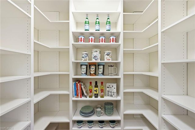 2274 Queens WAY, Naples, FL 34112