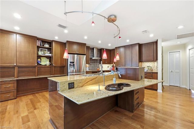 2274 Queens WAY, Naples, FL 34112