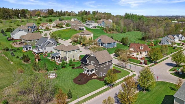 3003 Nostalgic COURT, Hubertus, WI 53033