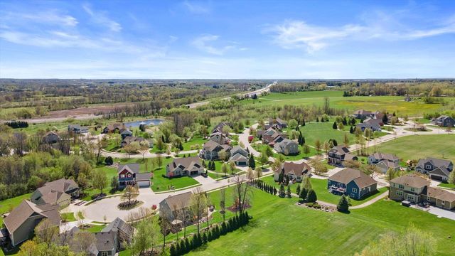 3003 Nostalgic COURT, Hubertus, WI 53033